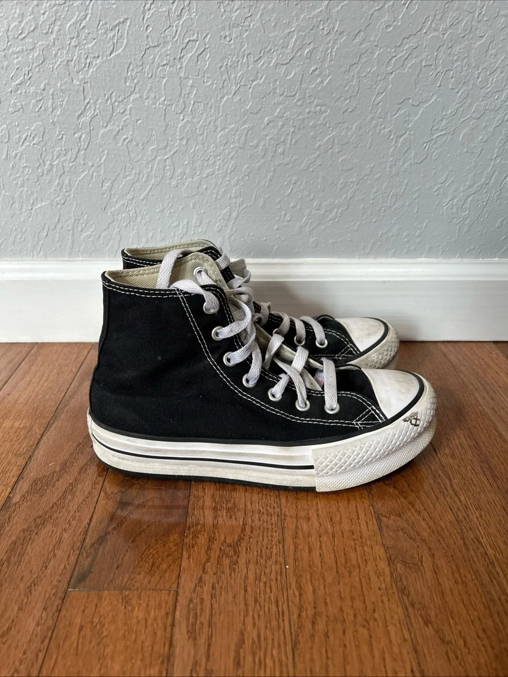 Converse Chuck Taylor Sneakers High Top Platform Shoes Girls Size 2 Black